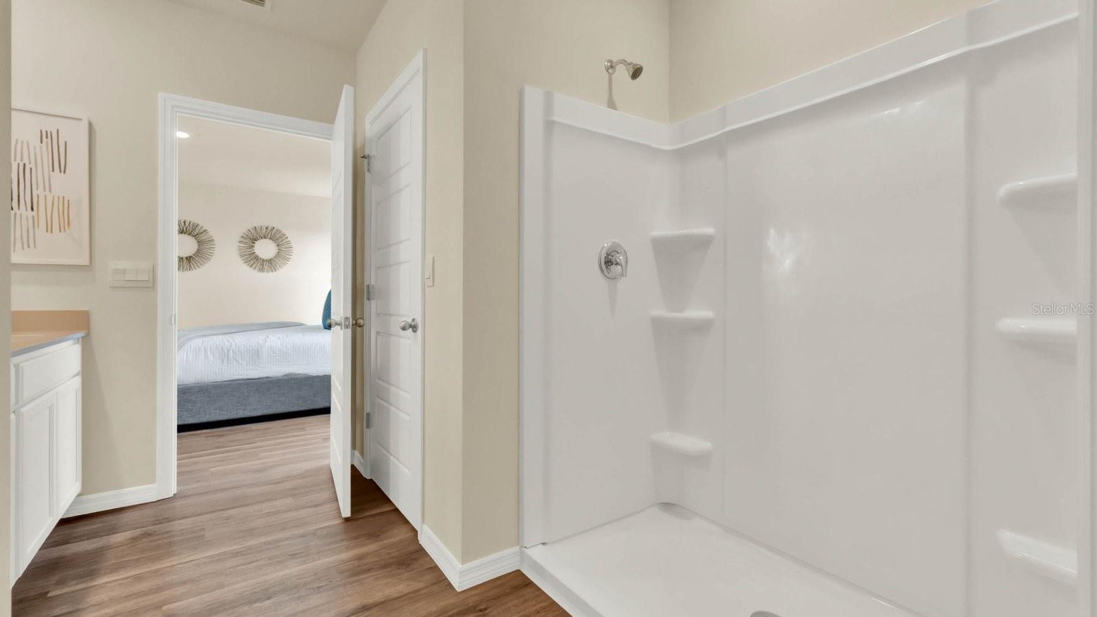 Image 23 of 52 For 984 Champion Rdg Drive