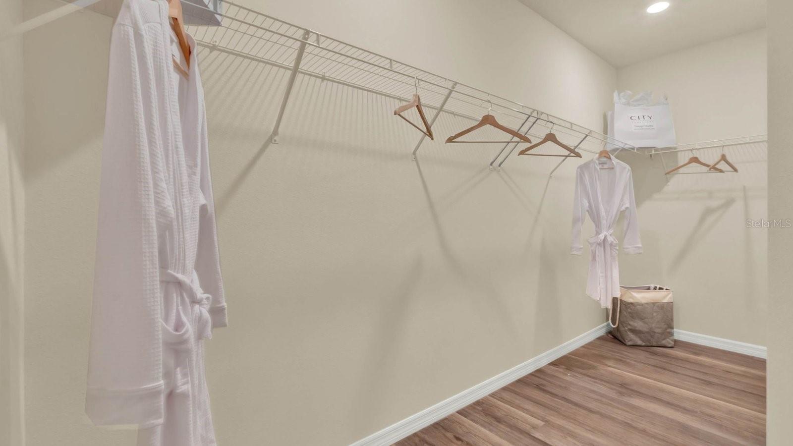 Image 26 of 52 For 984 Champion Rdg Drive