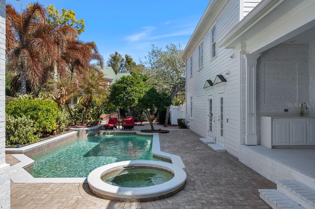 Image 41 of 65 For 505 Longmeadow Street