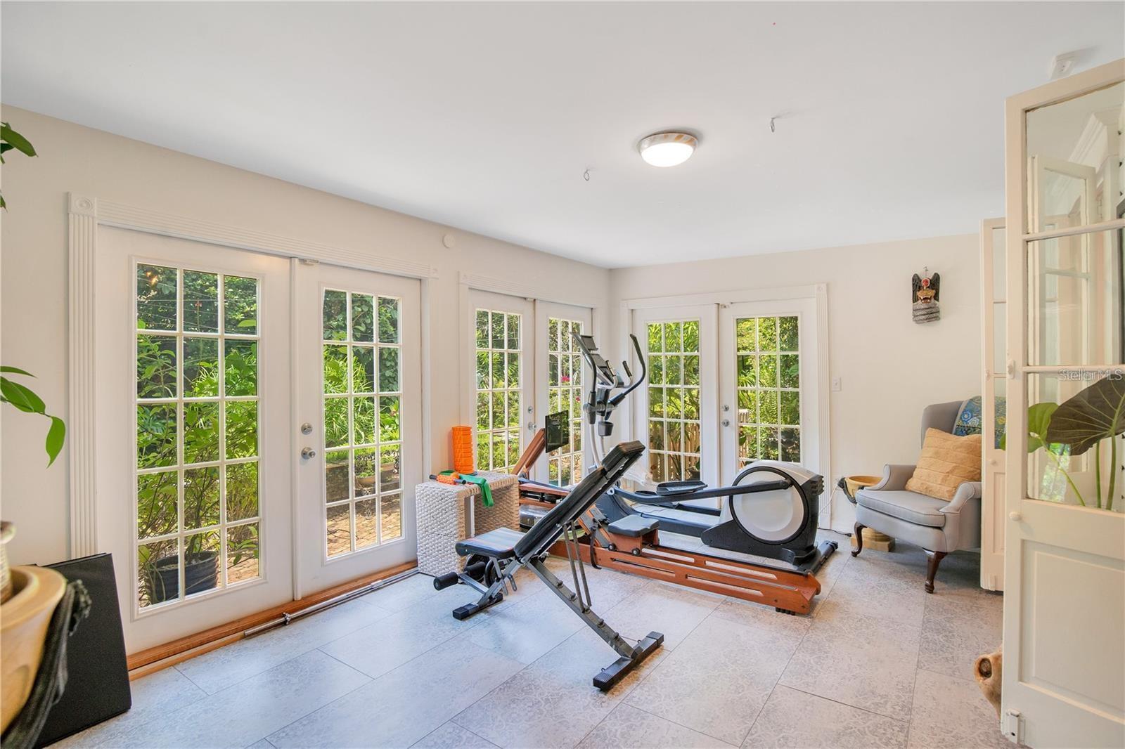 Image 24 of 92 For 614 Lake Avenue