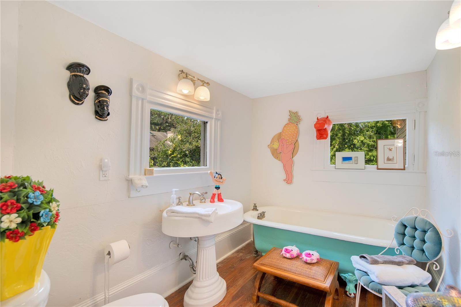 Image 47 of 92 For 614 Lake Avenue