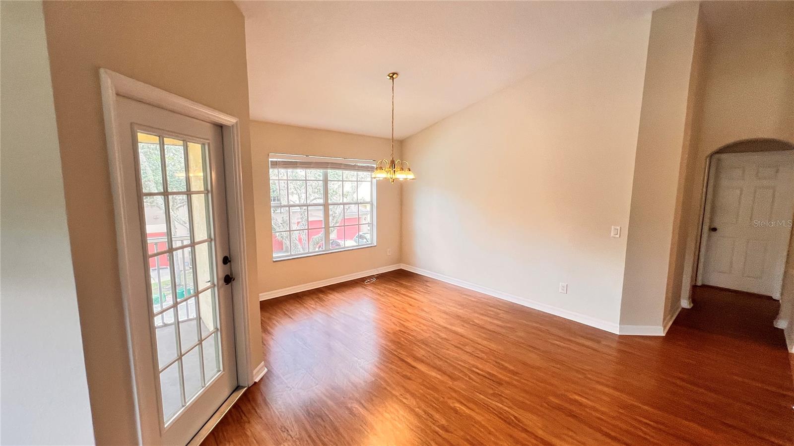 Image 16 of 42 For 3658 Oakdale Circle 200