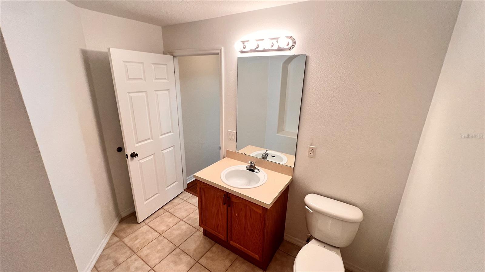 Image 22 of 42 For 3658 Oakdale Circle 200