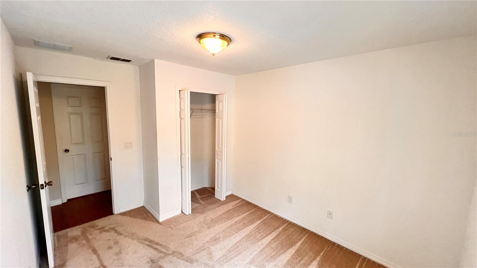 Image 27 of 42 For 3658 Oakdale Circle 200