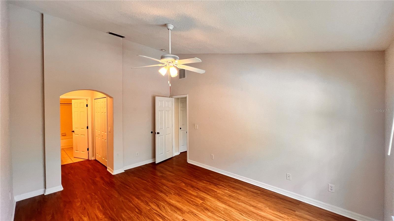 Image 30 of 42 For 3658 Oakdale Circle 200