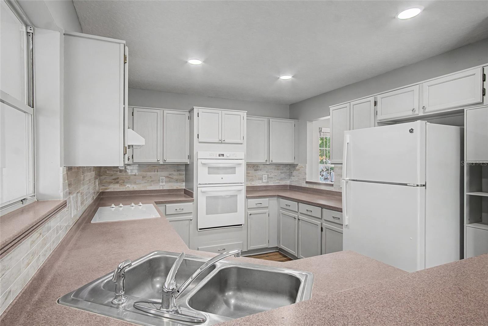 Image 12 of 36 For 11462 Commercial Street