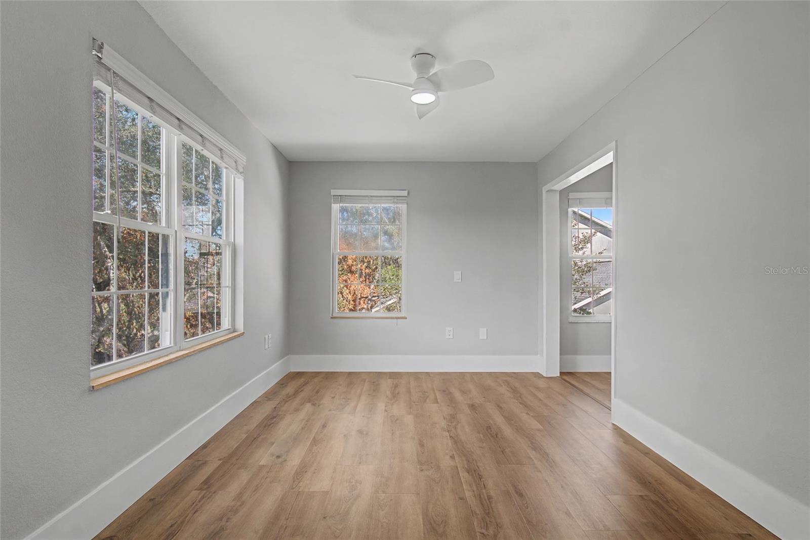 Image 23 of 36 For 11462 Commercial Street