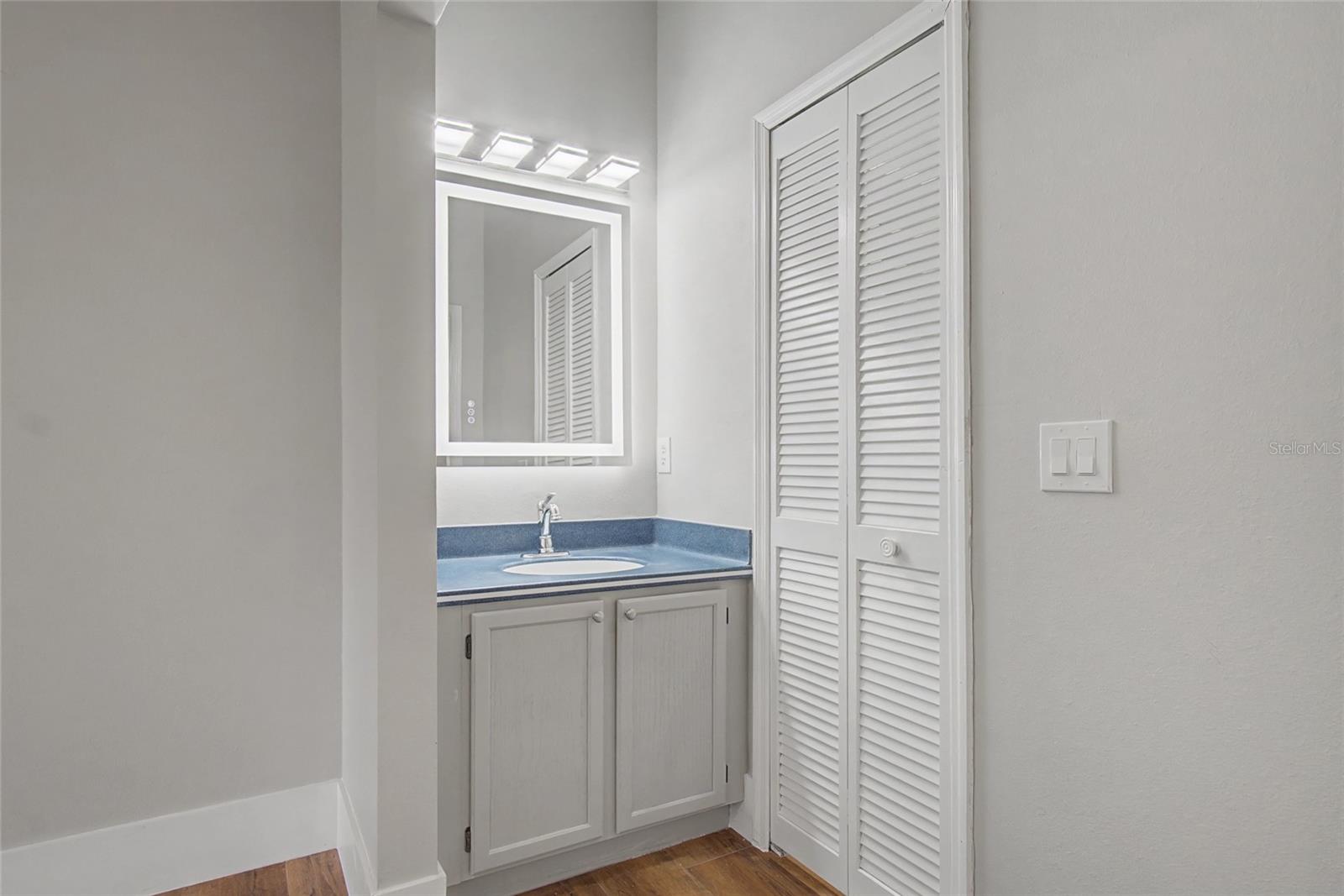 Image 29 of 36 For 11462 Commercial Street