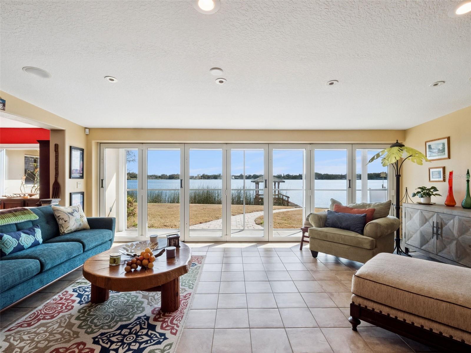 Image 16 of 42 For 894 Lake Holden Point