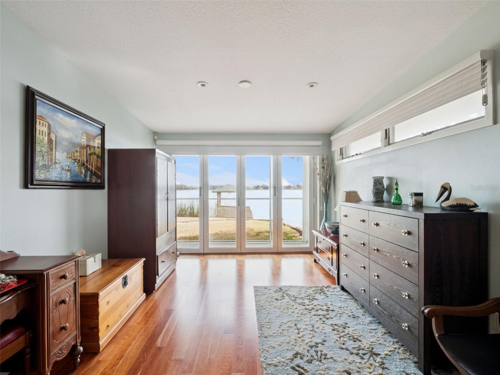 Image 26 of 42 For 894 Lake Holden Point