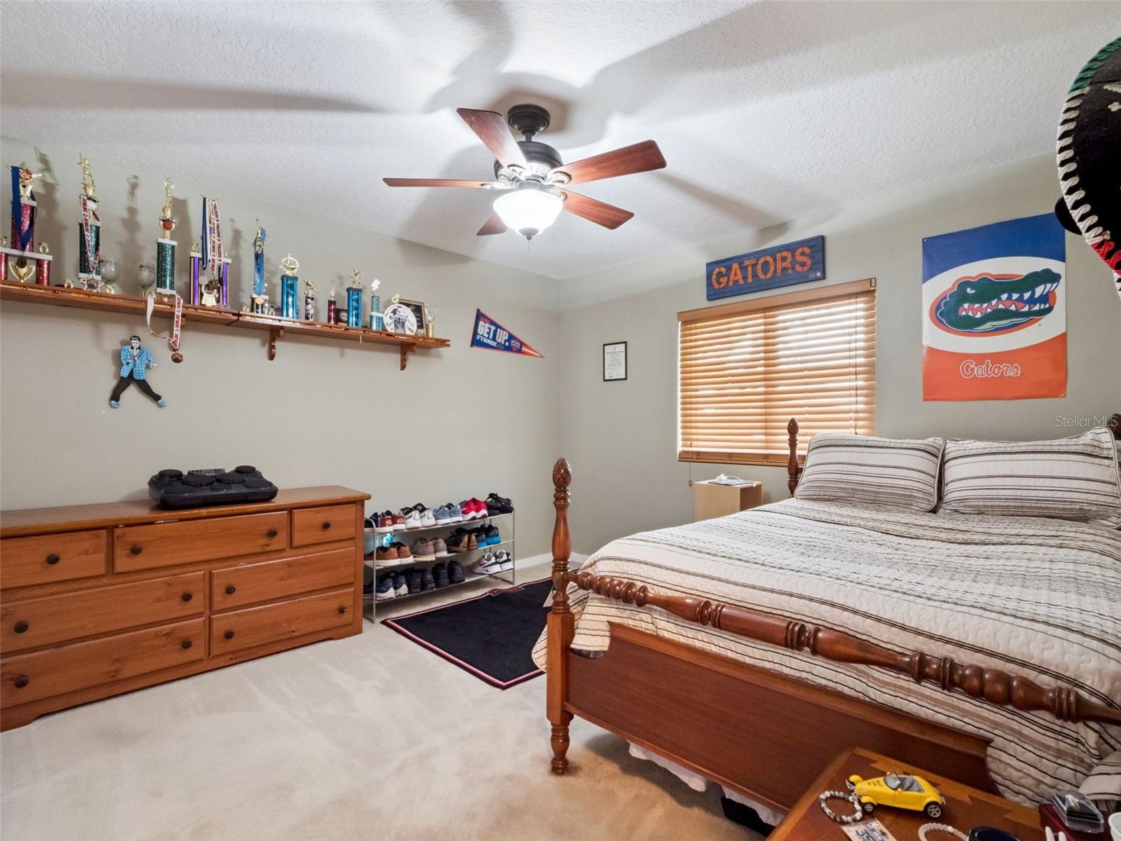 Image 29 of 42 For 894 Lake Holden Point