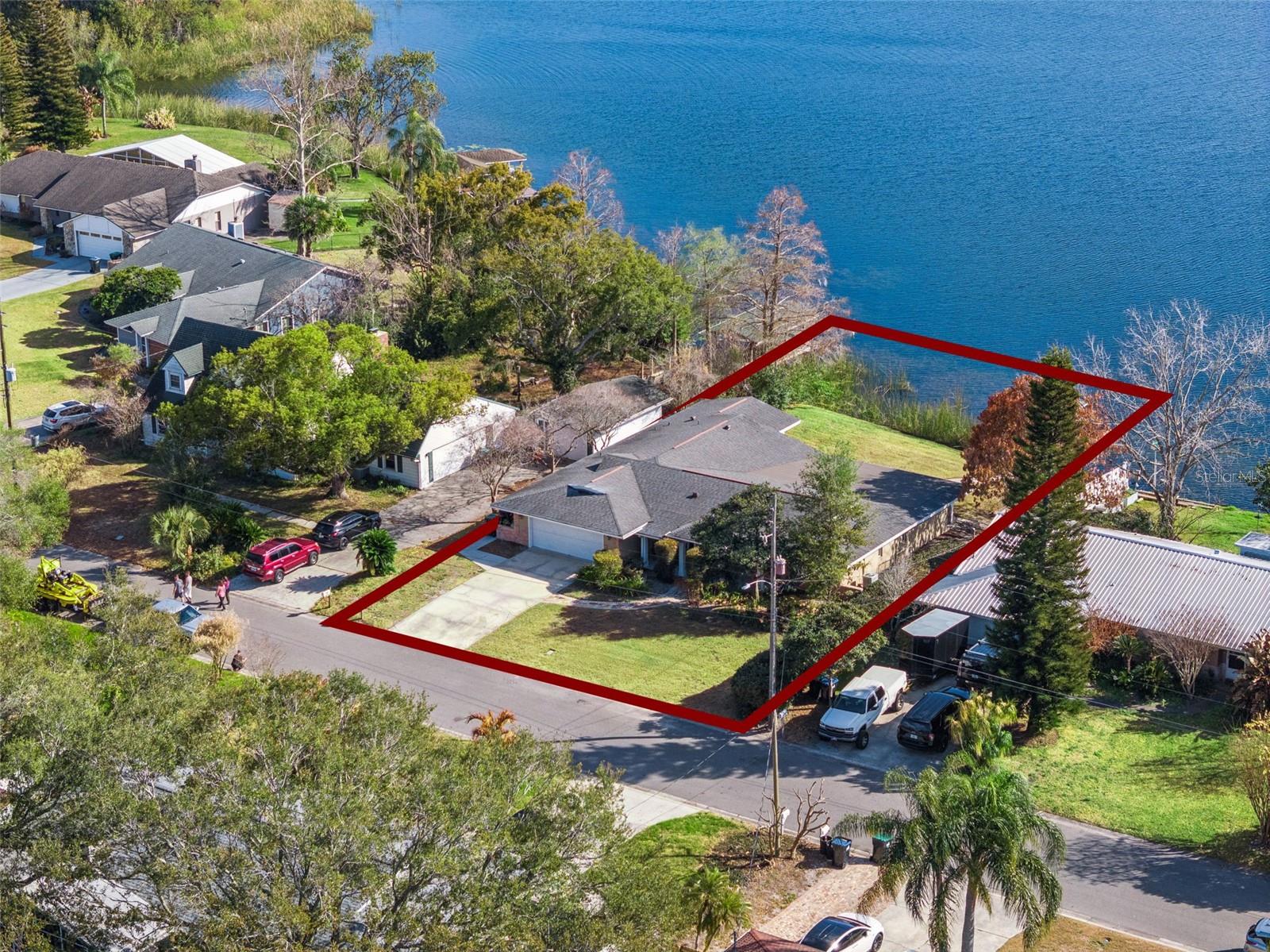 Image 3 of 42 For 894 Lake Holden Point