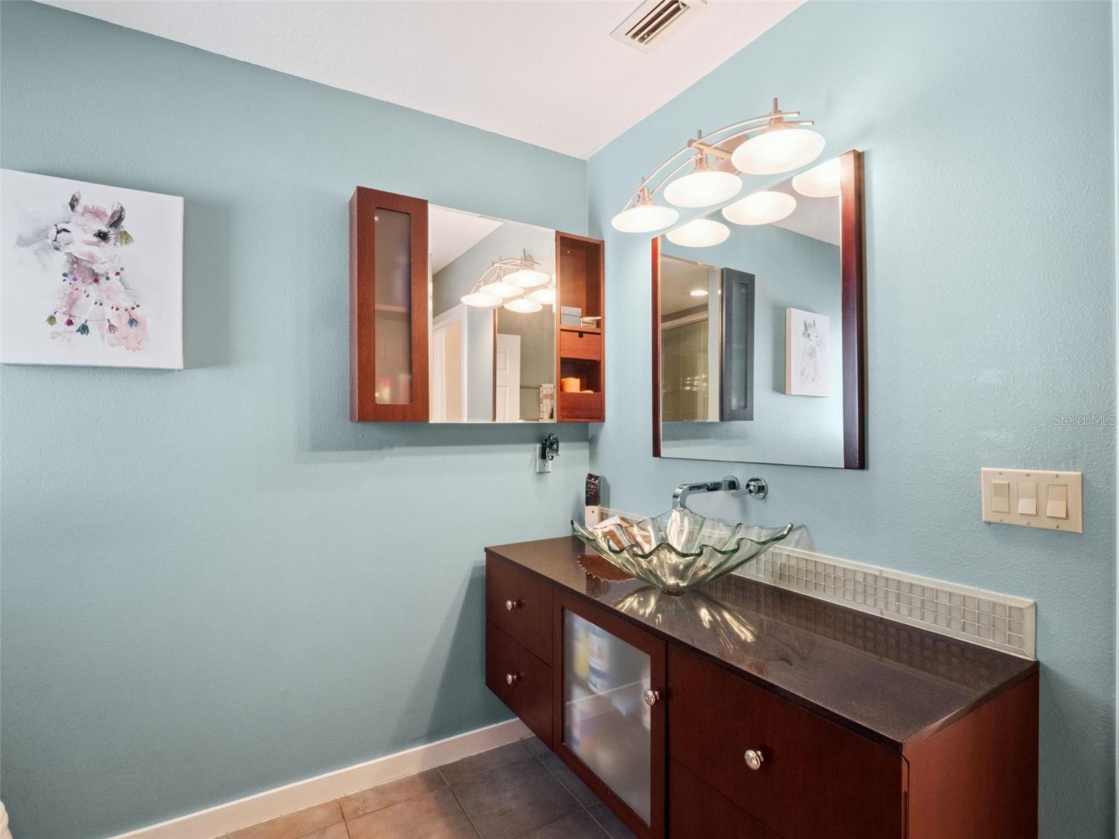 Image 32 of 42 For 894 Lake Holden Point