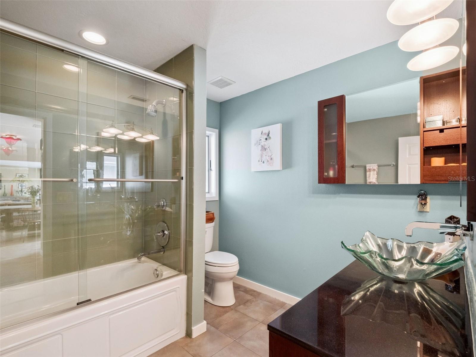 Image 33 of 42 For 894 Lake Holden Point