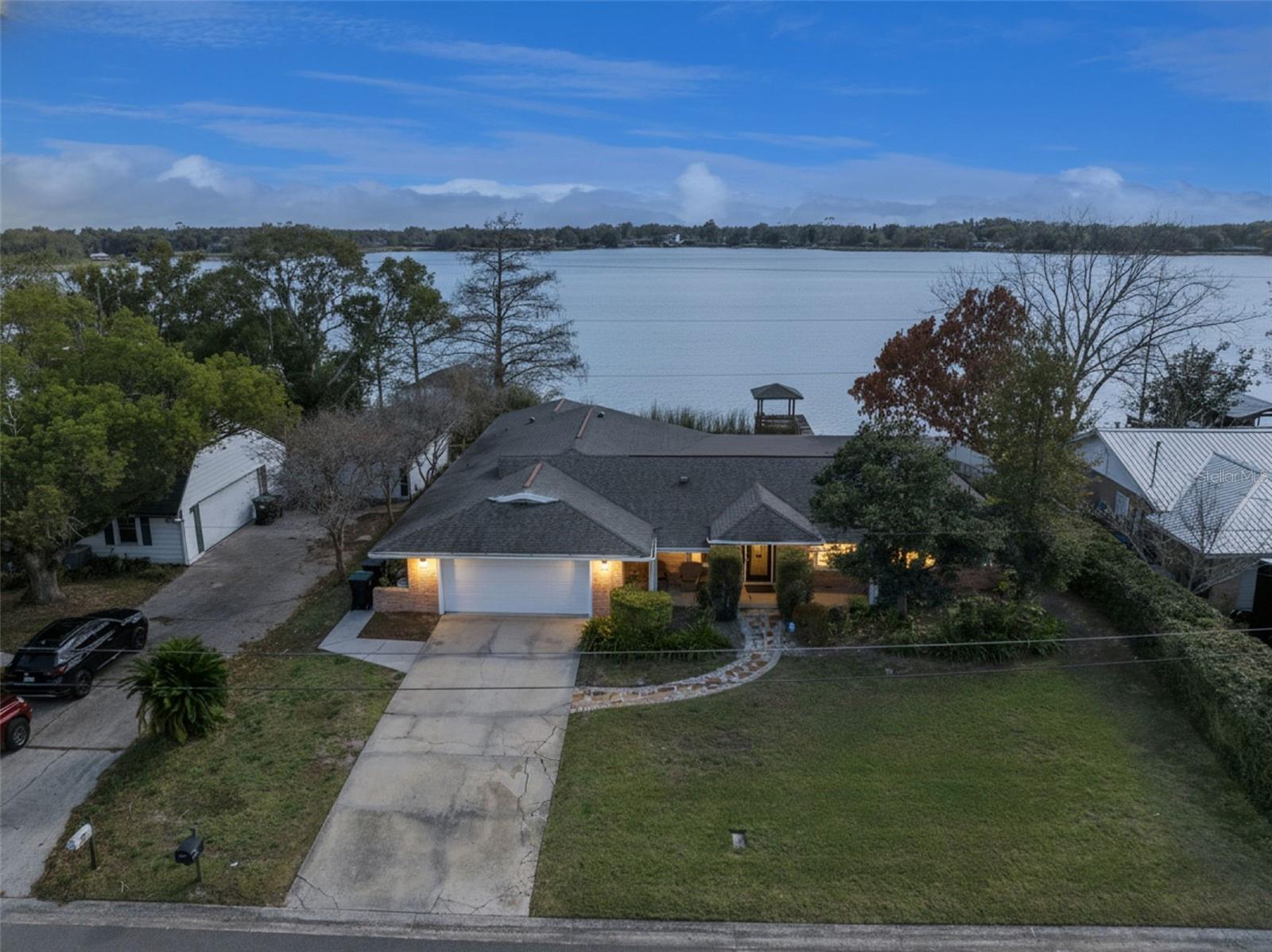 Image 41 of 42 For 894 Lake Holden Point