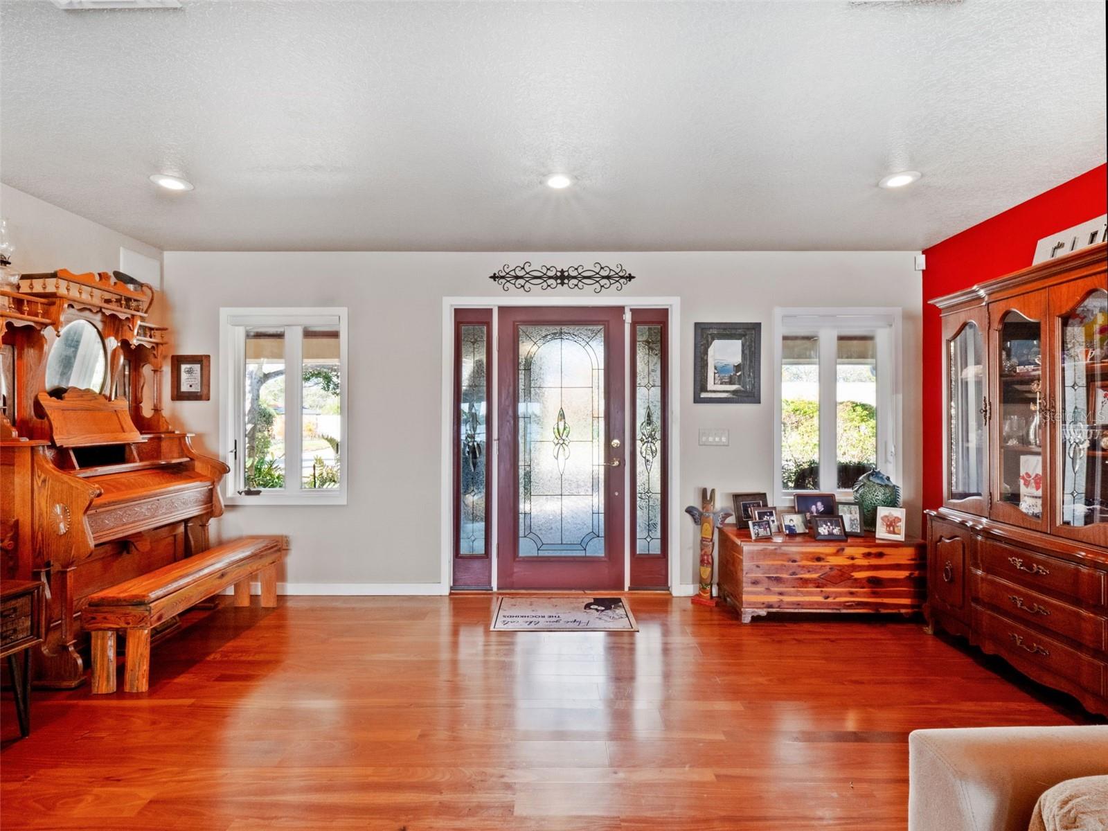 Image 6 of 42 For 894 Lake Holden Point