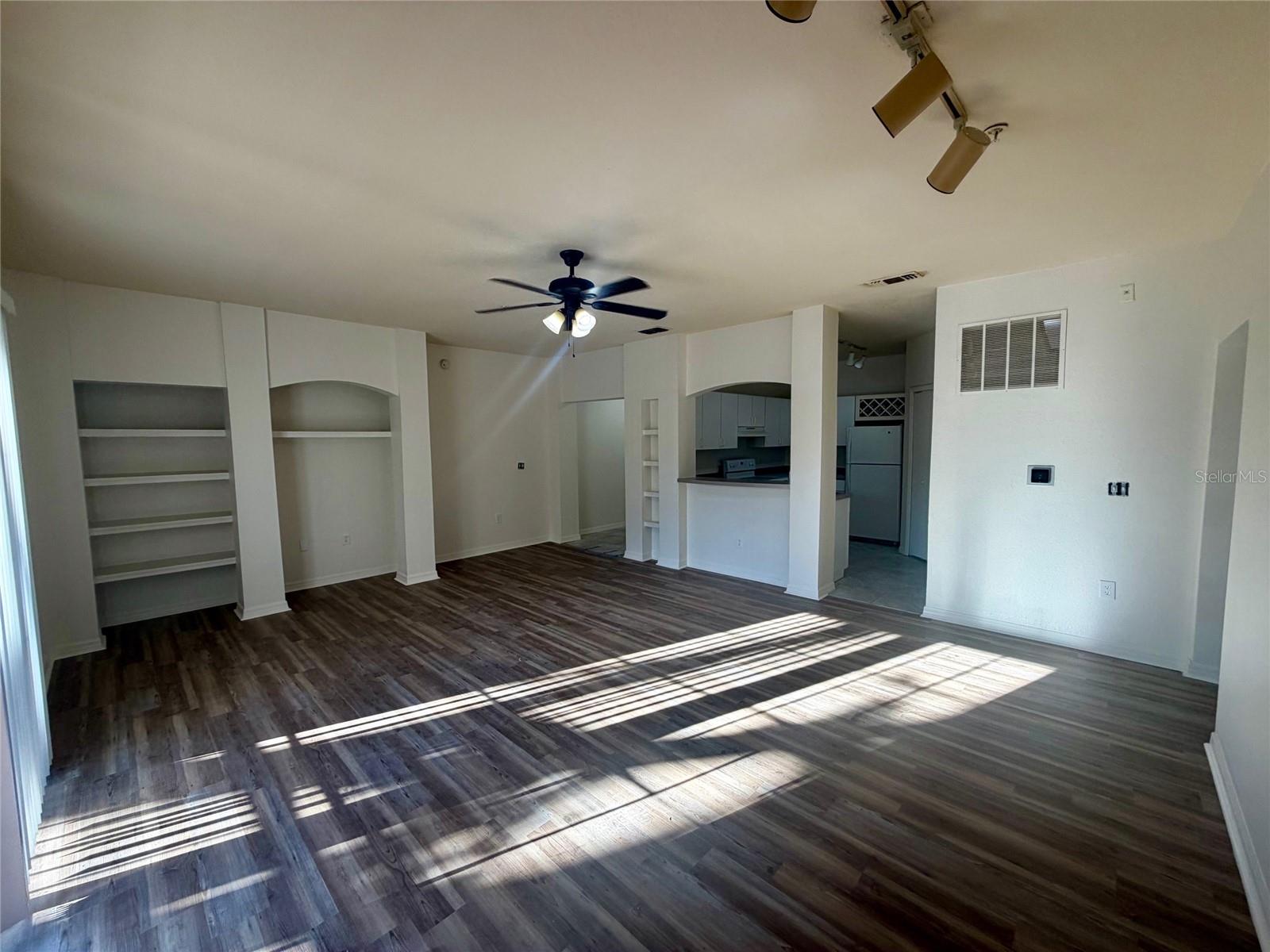 Image 6 of 14 For 122 Vista Verdi Circle 228