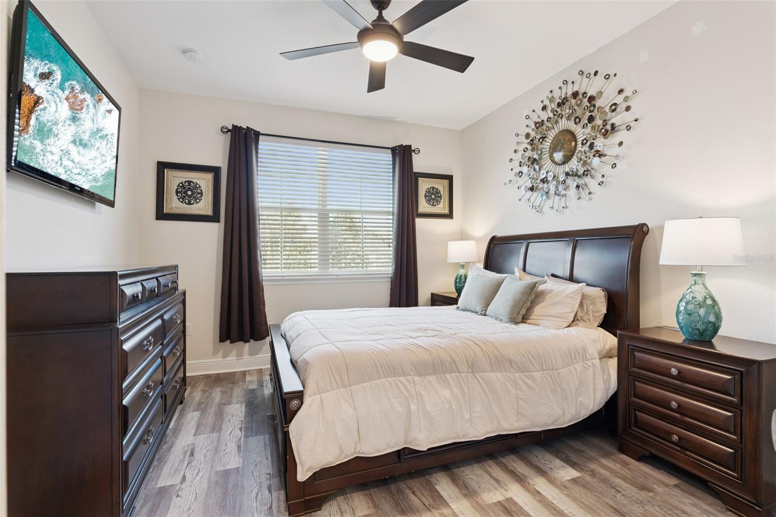 Image 32 of 83 For 9360 Meadow Hunt Way