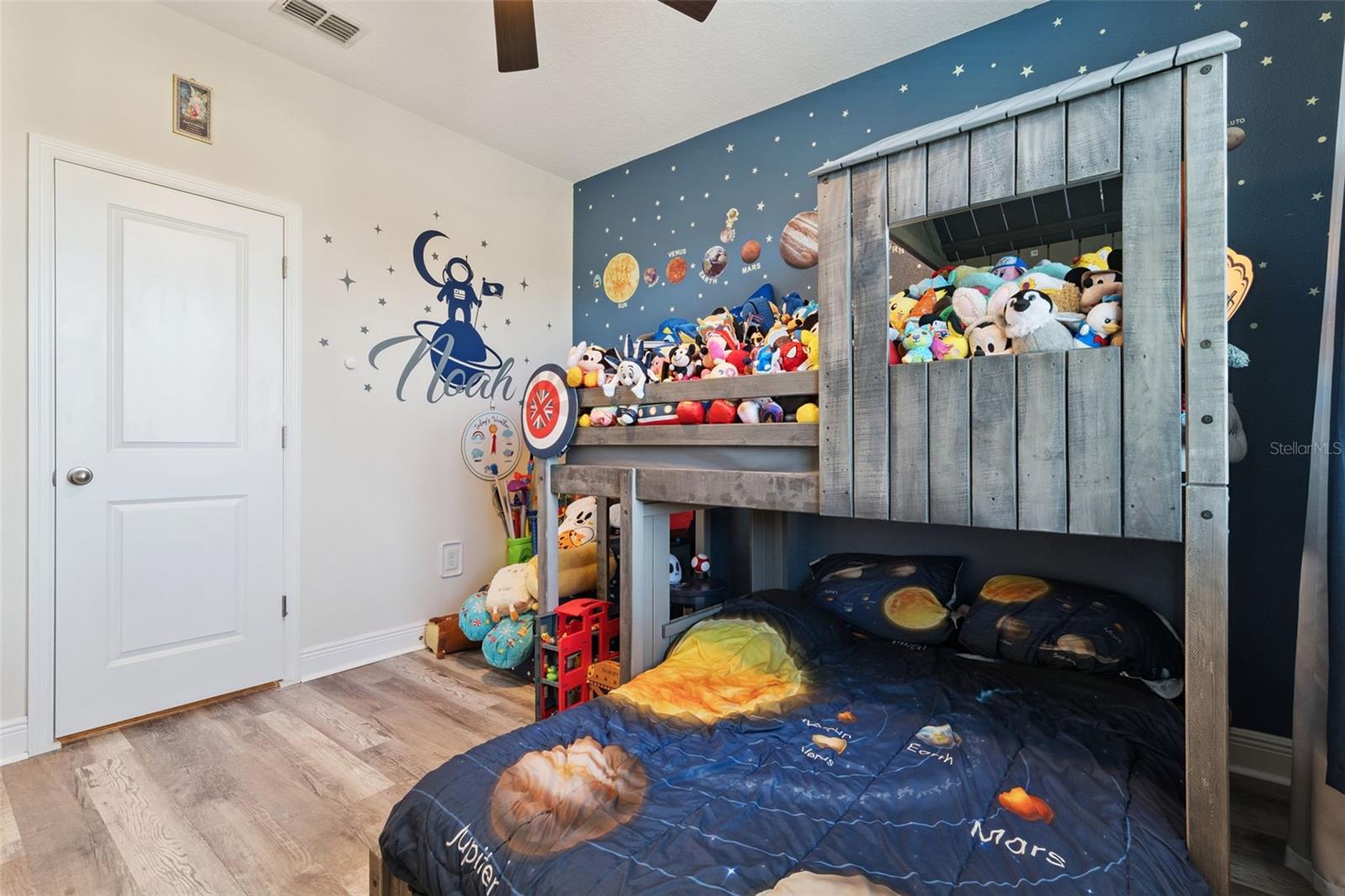 Image 33 of 83 For 9360 Meadow Hunt Way