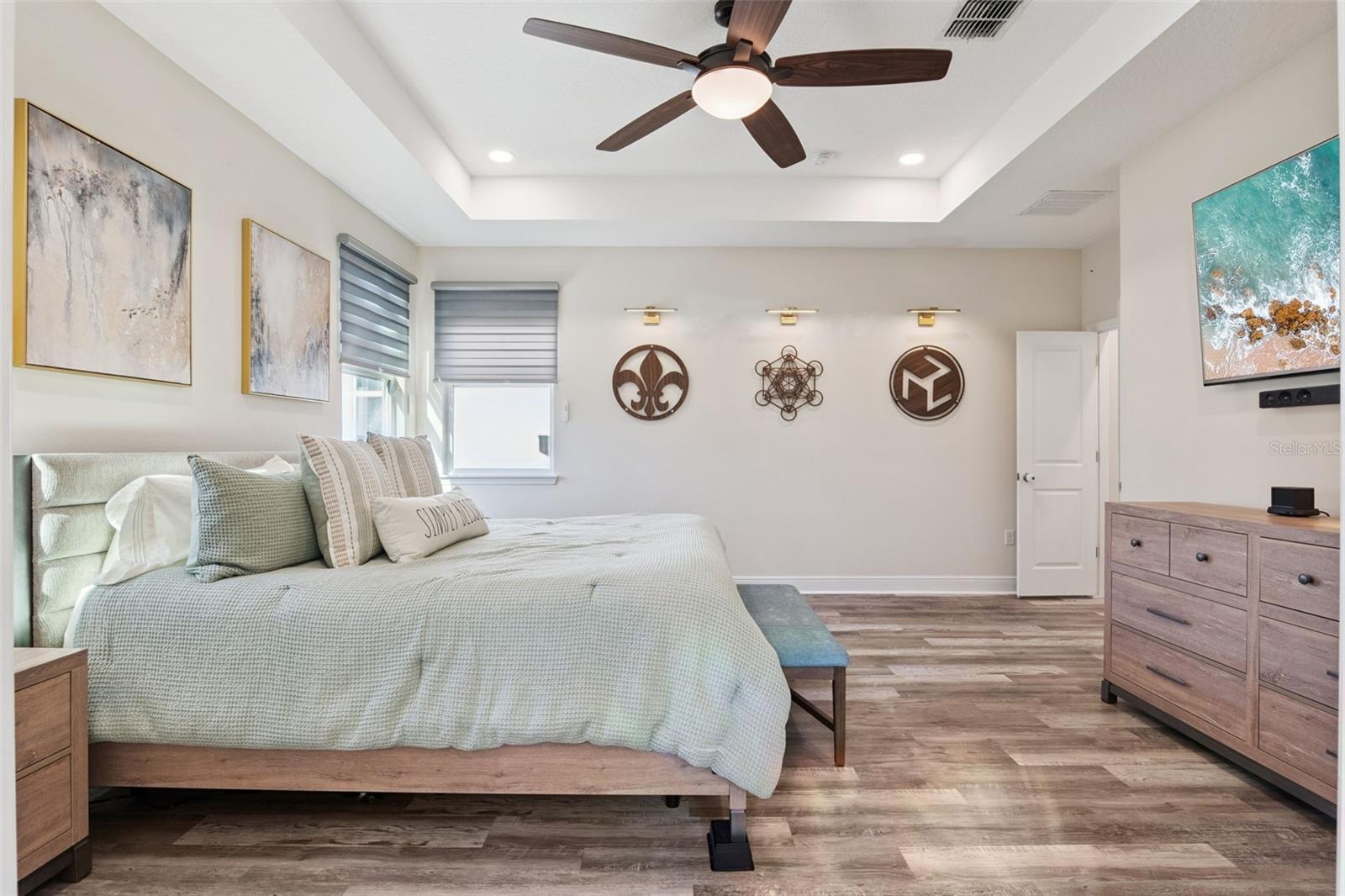 Image 35 of 83 For 9360 Meadow Hunt Way