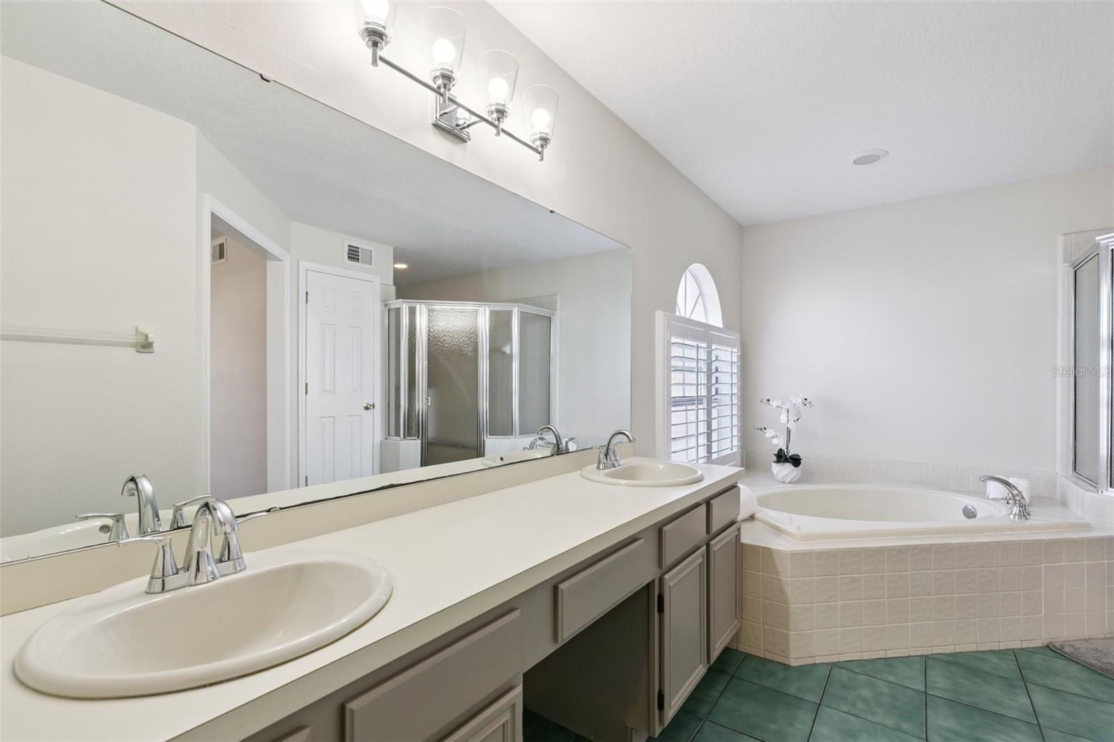 Image 21 of 39 For 1044 Big Oaks Boulevard