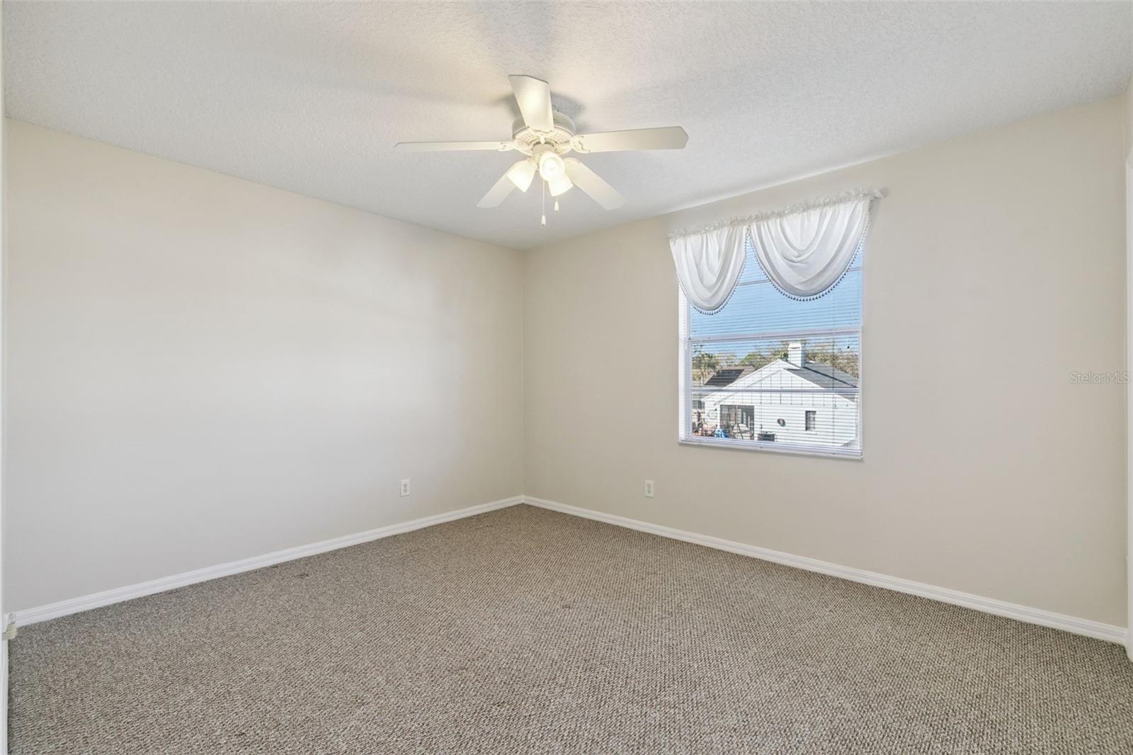 Image 32 of 39 For 1044 Big Oaks Boulevard