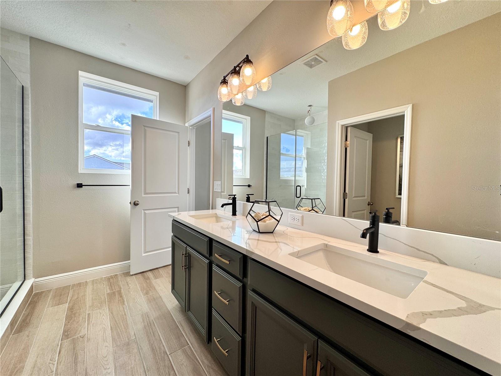 Image 24 of 38 For 2928 Voyager Avenue