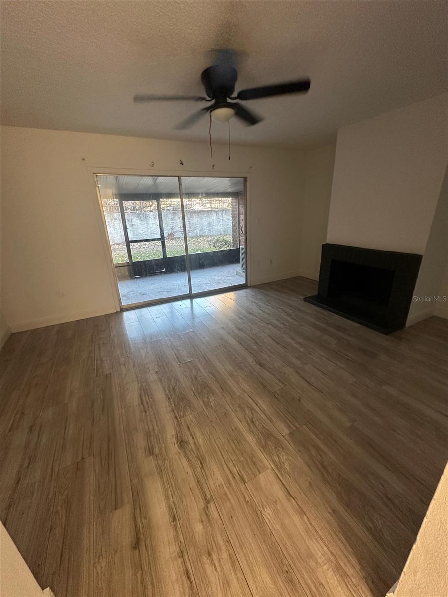 Image 12 of 20 For 5064 Downing Street 4