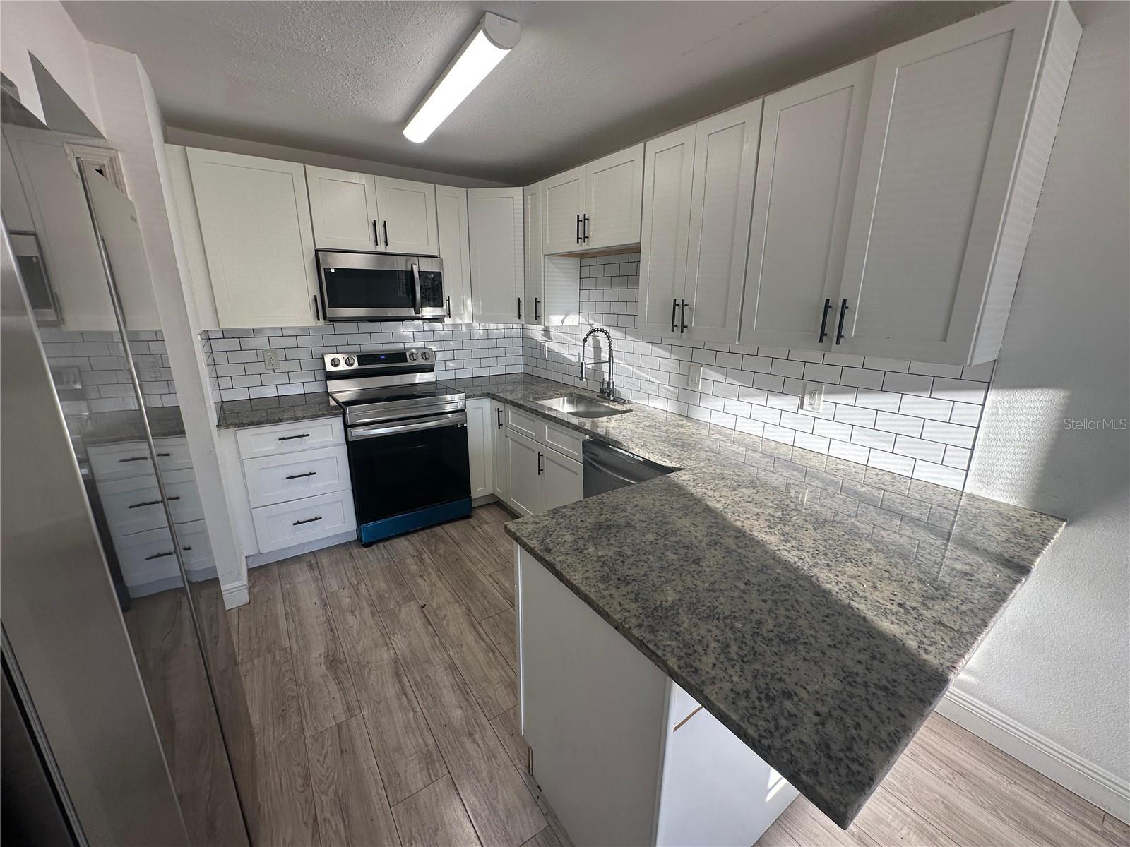 Image 3 of 20 For 5064 Downing Street 4