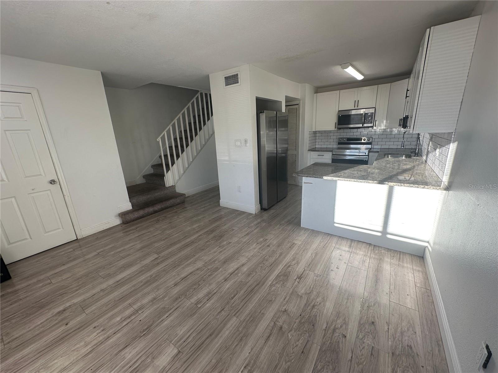 Image 5 of 20 For 5064 Downing Street 4