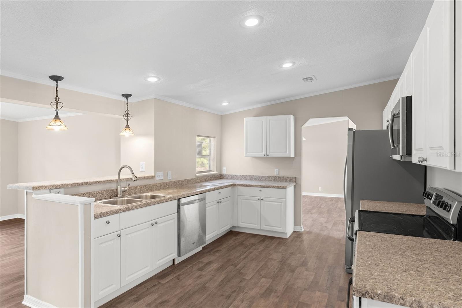 Image 14 of 41 For 6682 156th Place