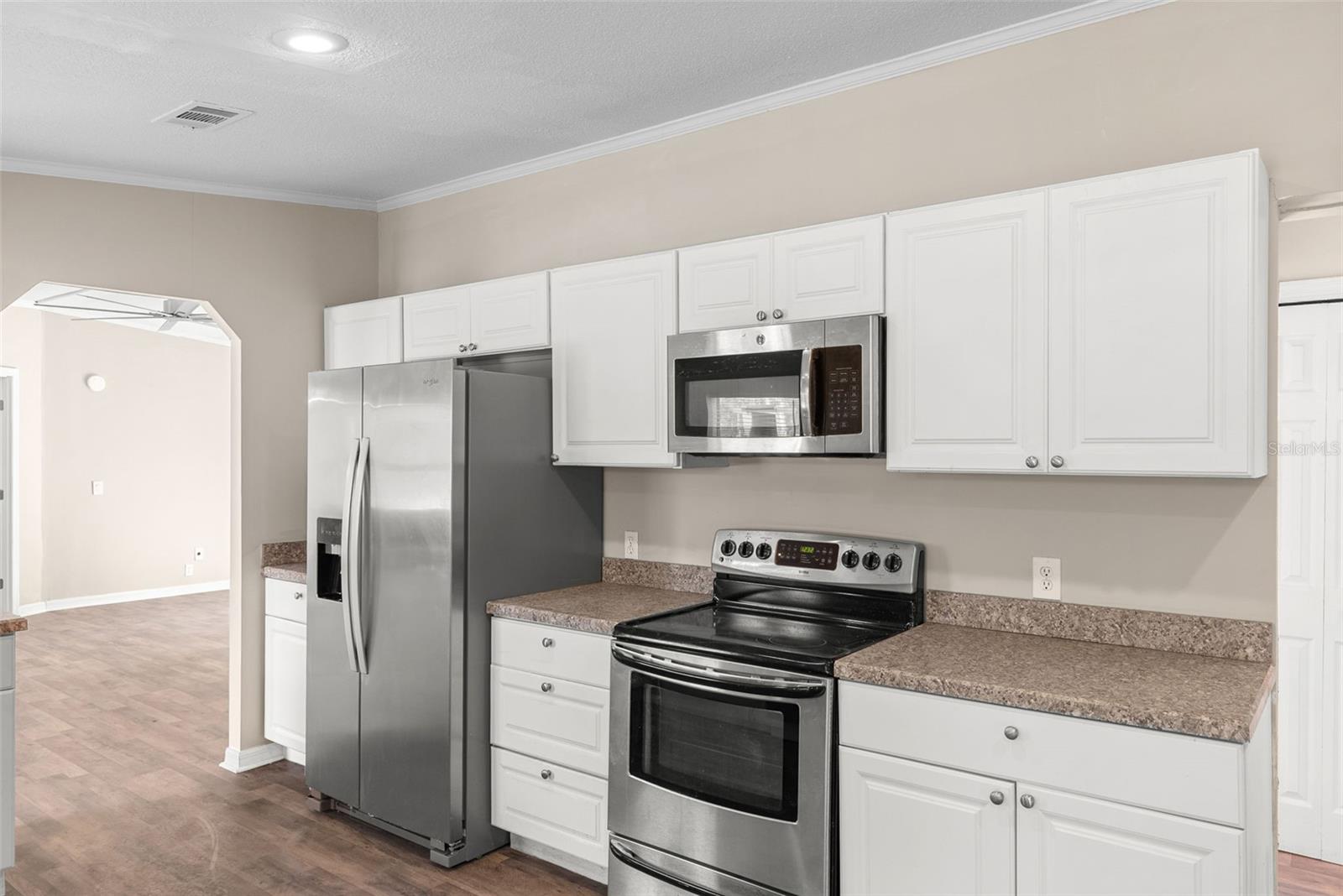 Image 15 of 41 For 6682 156th Place