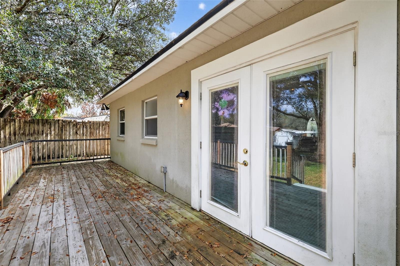 Listing photo id 17 for 2919 Hargill Drive