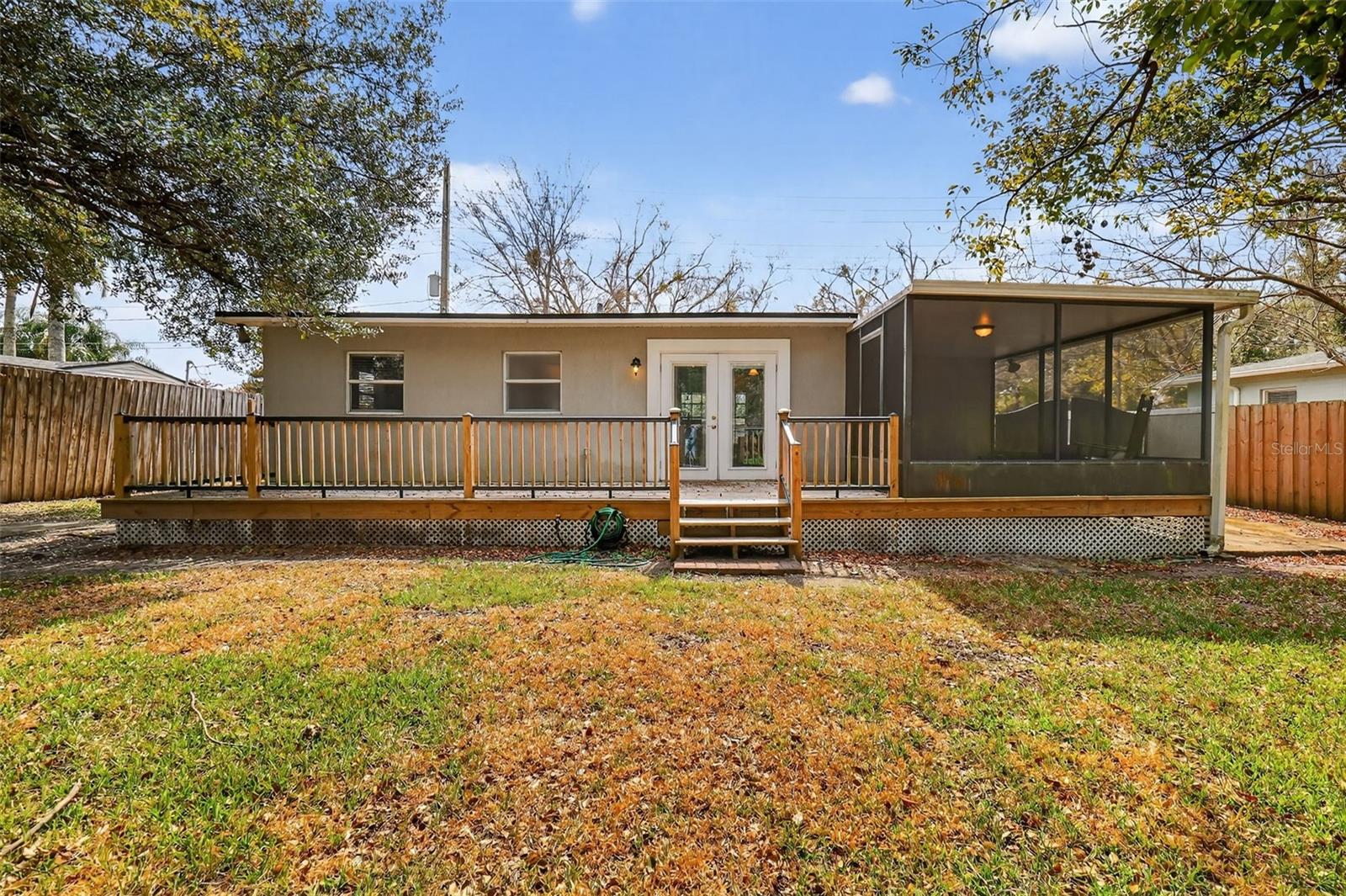 Listing photo id 19 for 2919 Hargill Drive