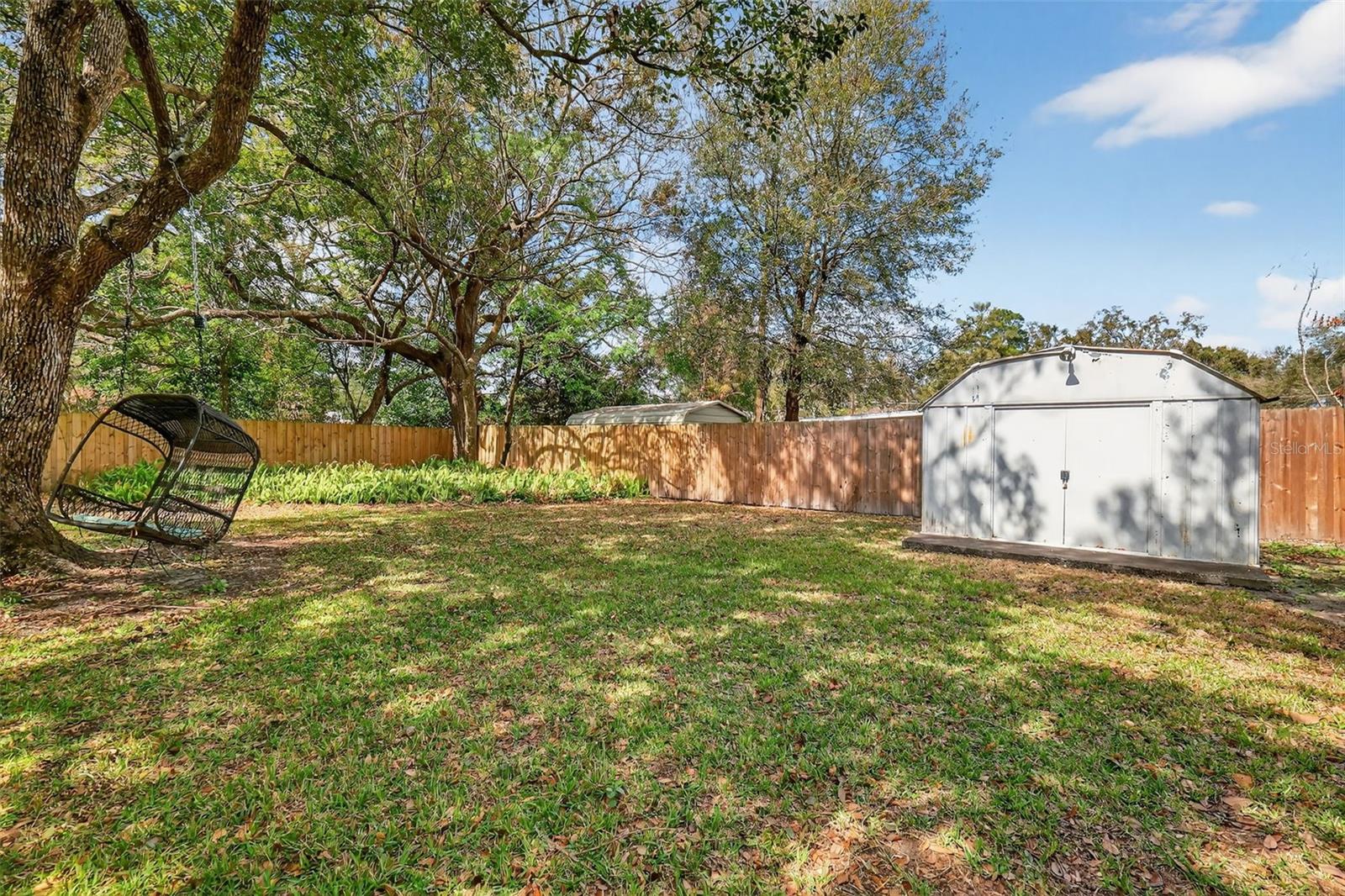 Listing photo id 21 for 2919 Hargill Drive