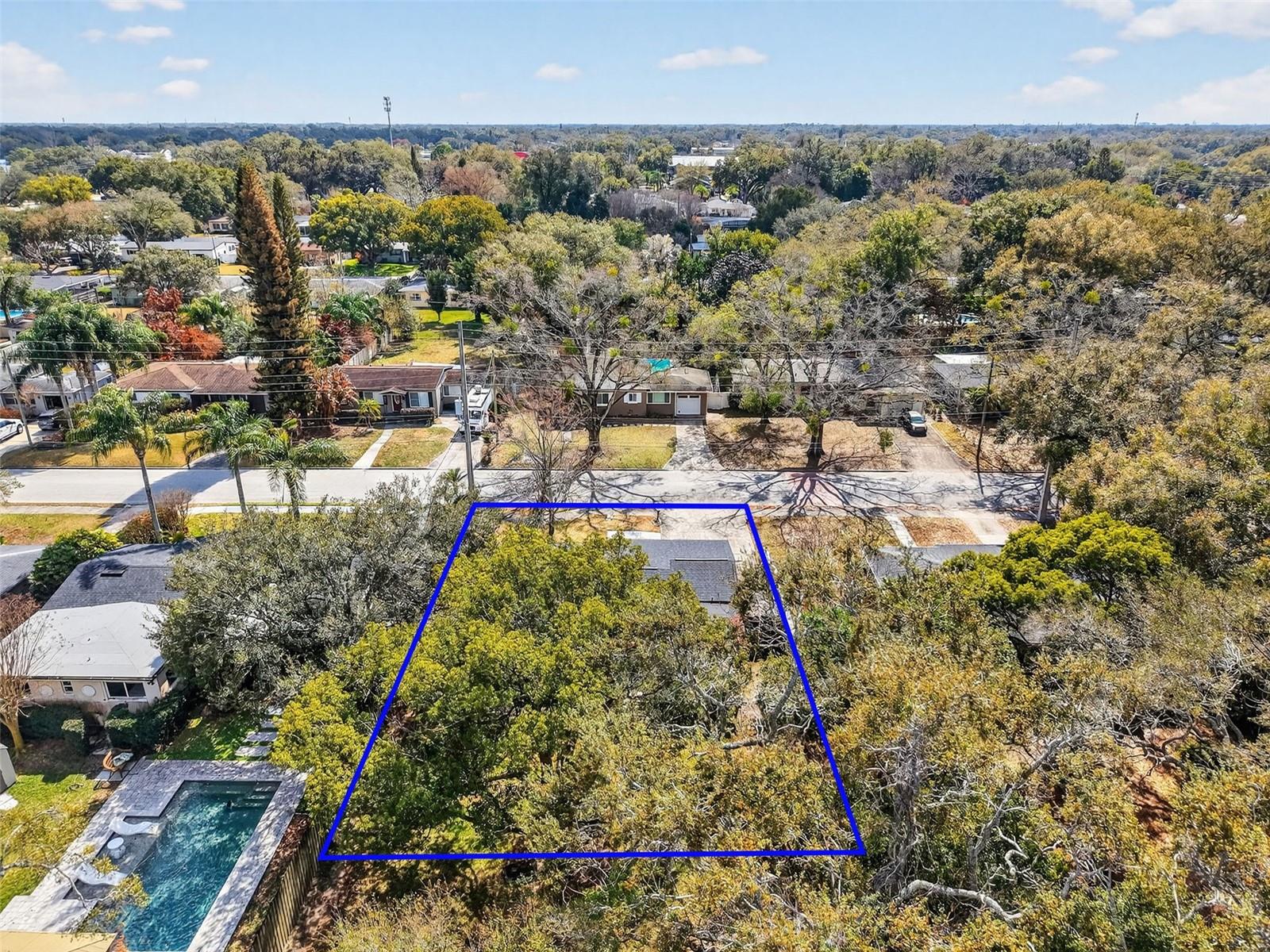 Listing photo id 25 for 2919 Hargill Drive