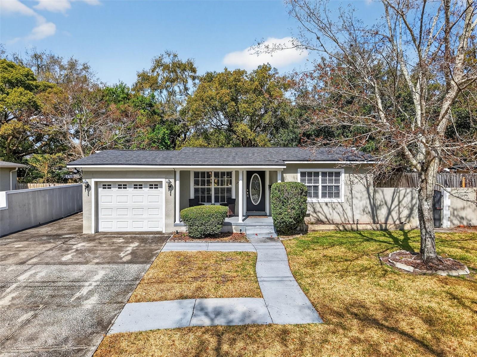 Listing photo id 1 for 2919 Hargill Drive