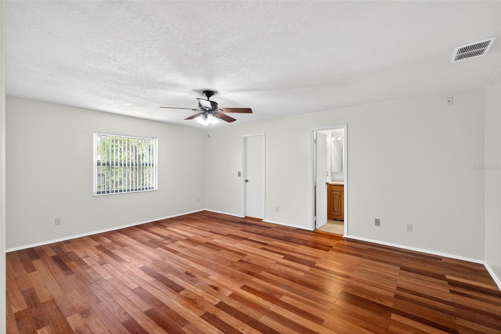 Image 11 of 31 For 9714 Poplarwood Court