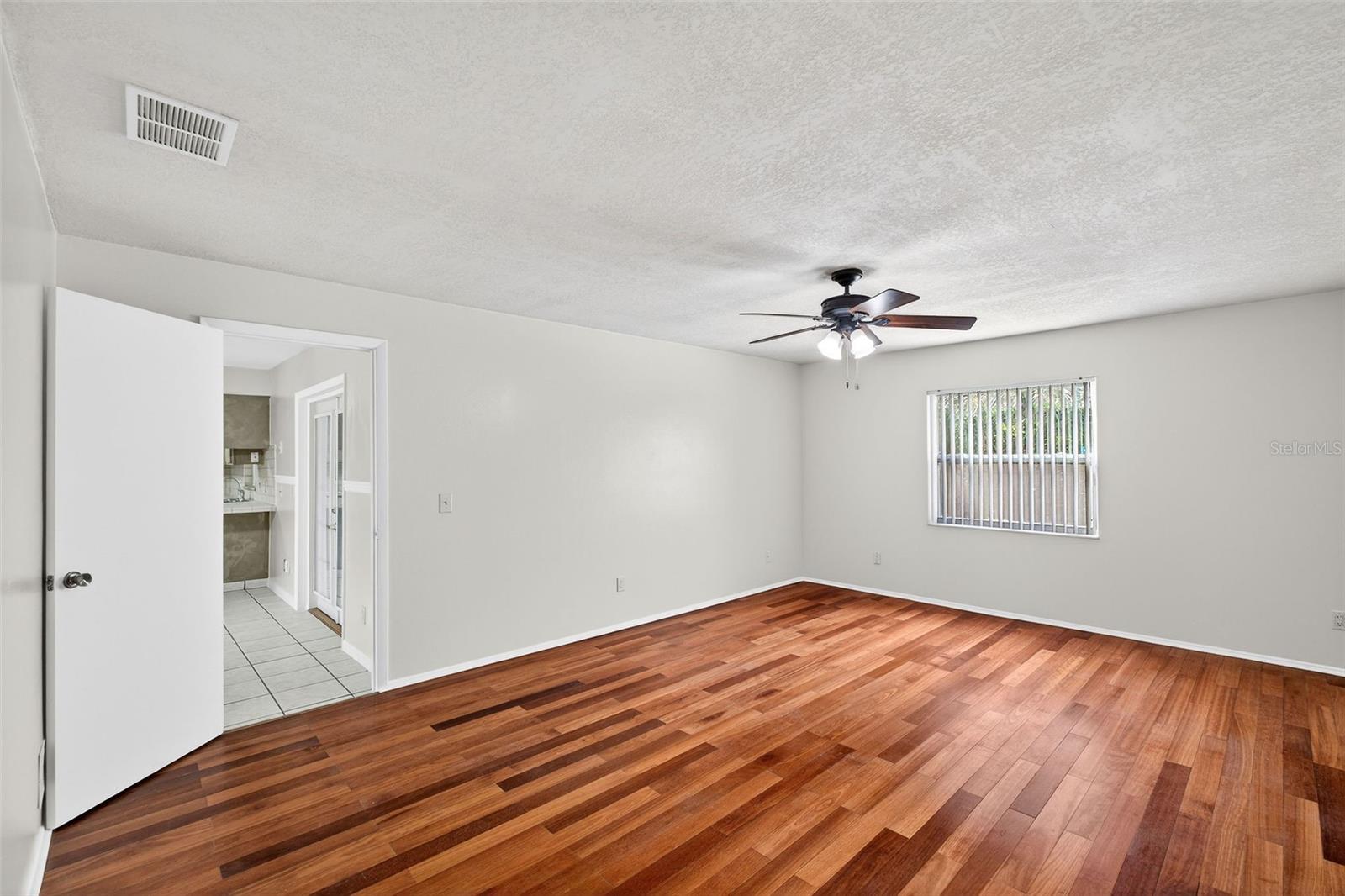 Image 12 of 31 For 9714 Poplarwood Court