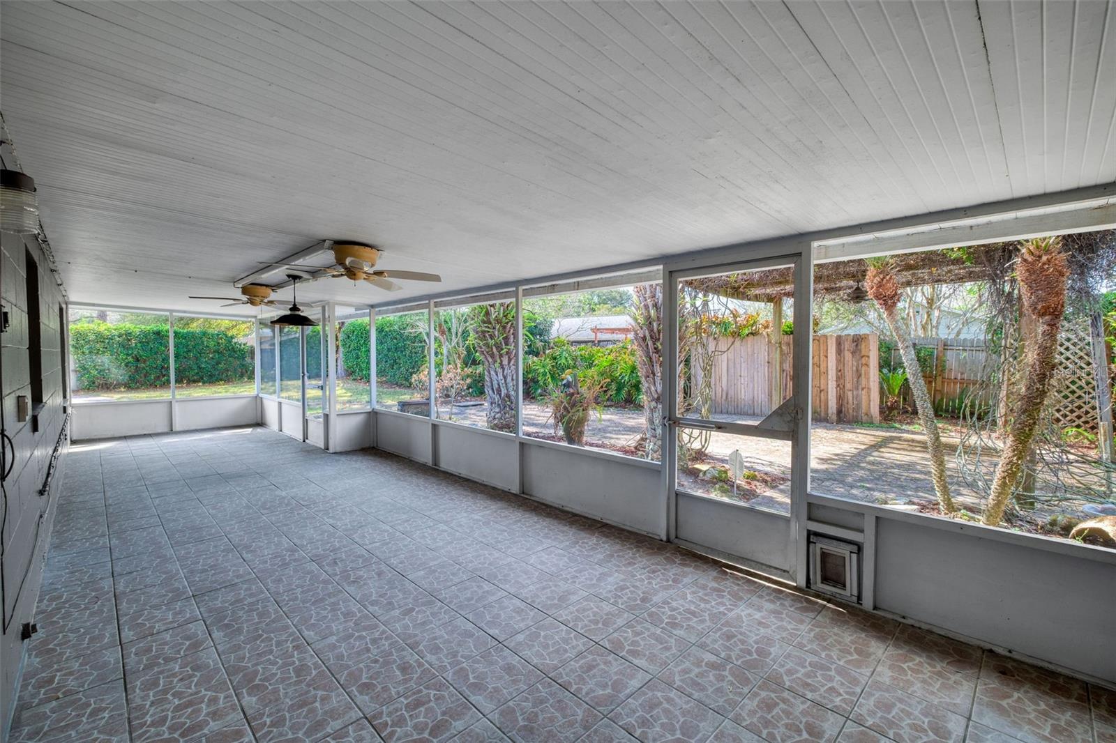 Image 18 of 31 For 9714 Poplarwood Court