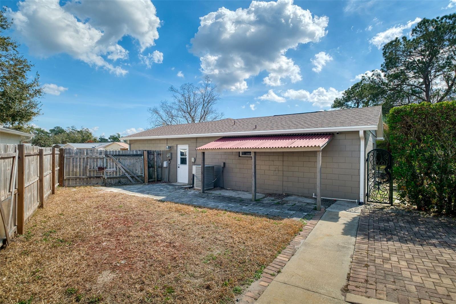 Image 23 of 31 For 9714 Poplarwood Court