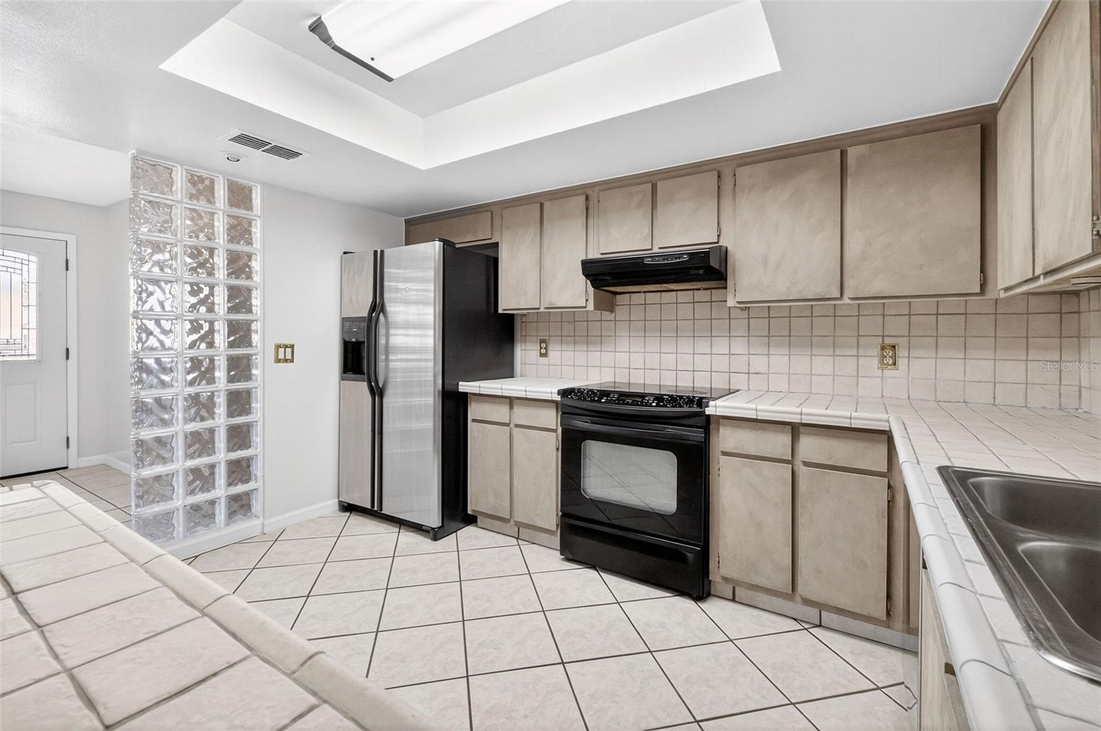 Image 9 of 31 For 9714 Poplarwood Court