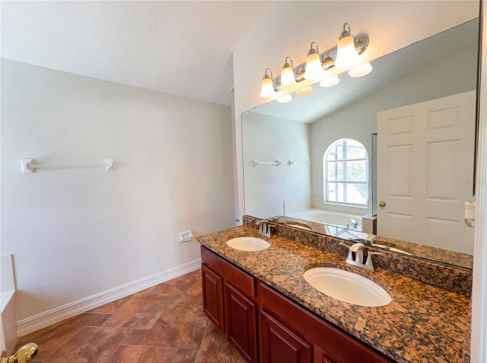 Image 17 of 24 For 2975 Sabel Oak Place