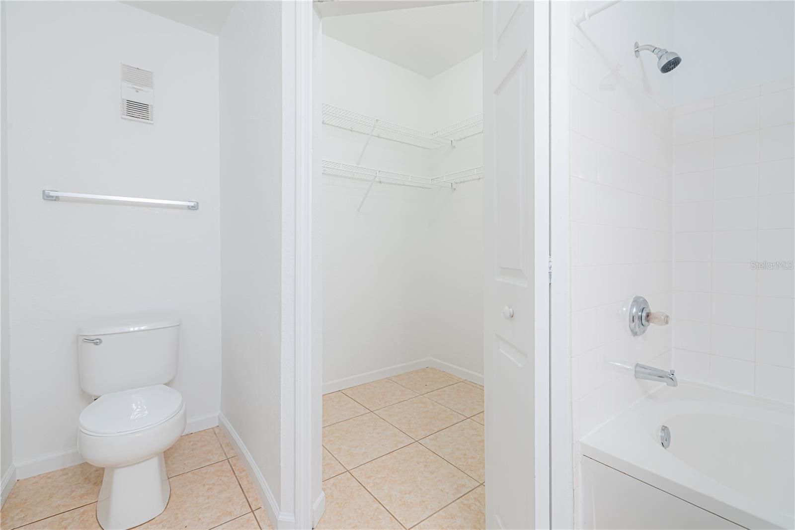 Image 28 of 61 For 13037 Mulberry Park Drive 517