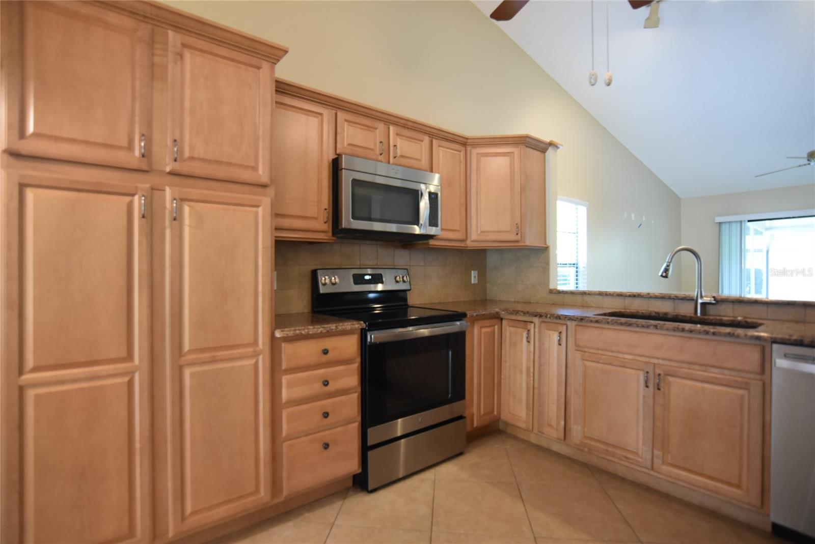 Image 9 of 28 For 1099 Mckinnon Avenue