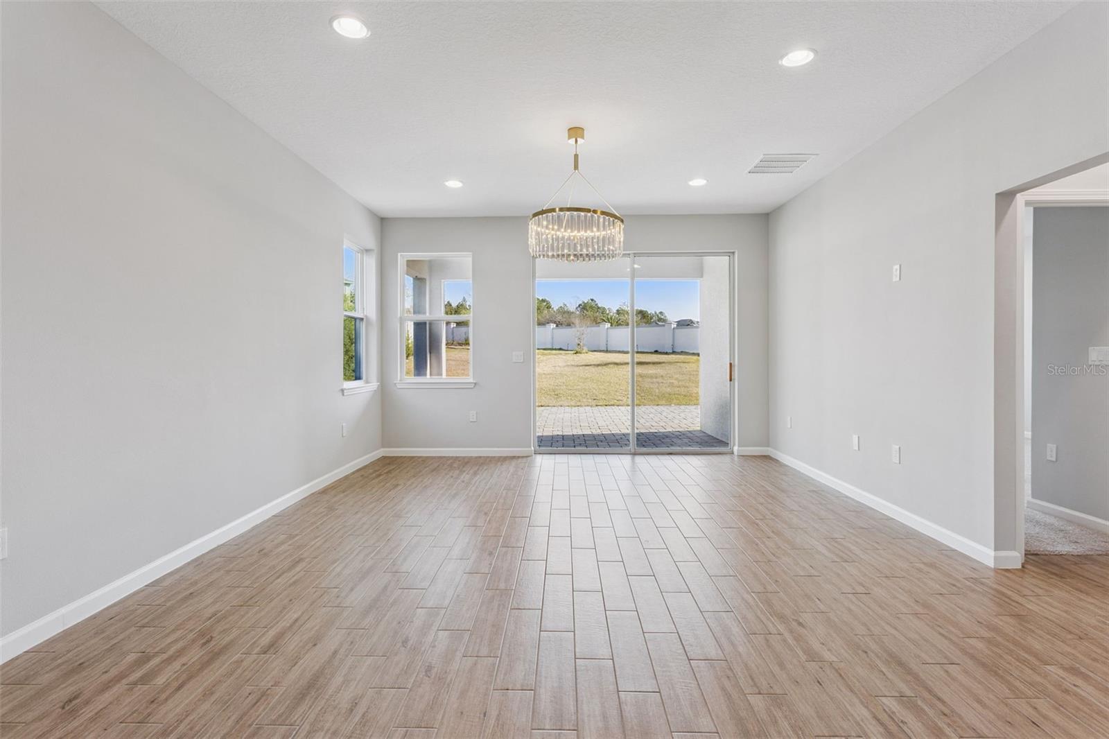 Image 22 of 46 For 4614 Cragmere Loop