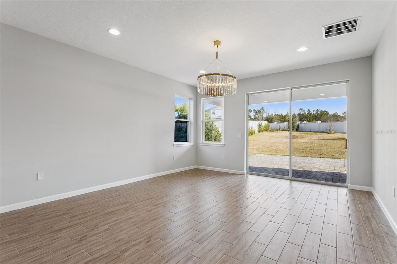 Image 24 of 46 For 4614 Cragmere Loop