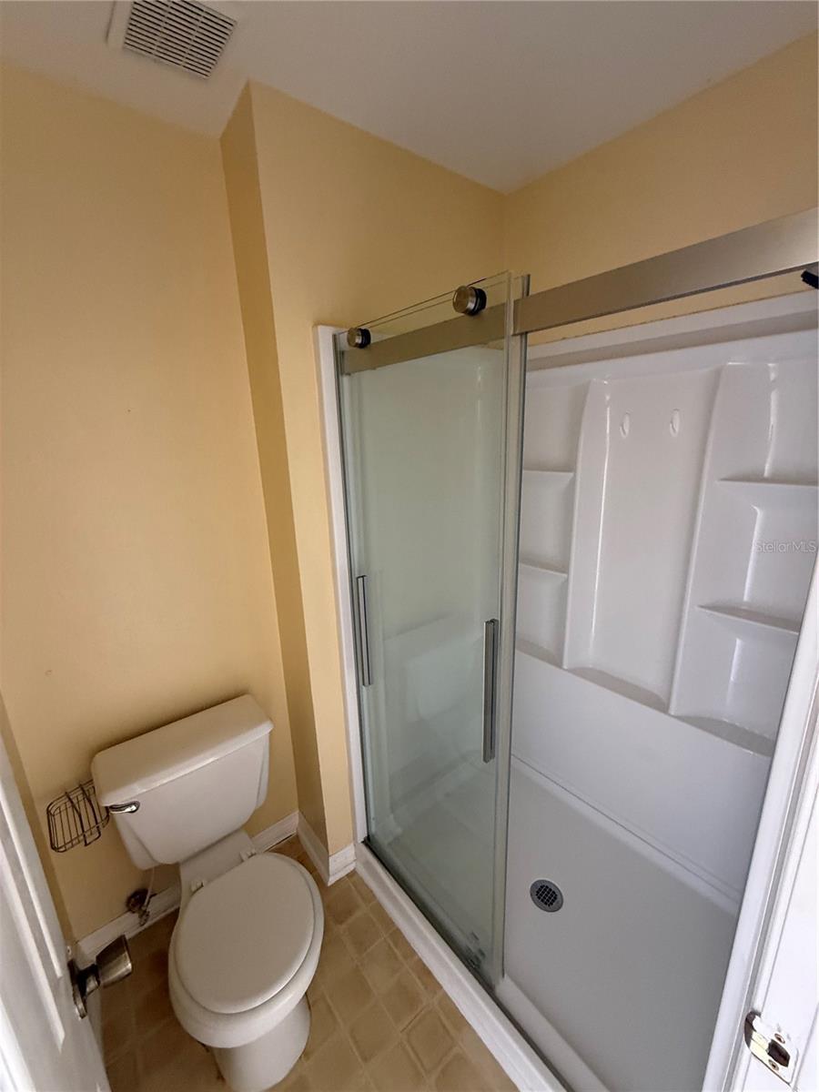 Image 11 of 15 For 1020 Derbyshire Drive