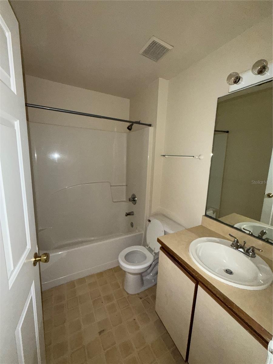 Image 14 of 15 For 1020 Derbyshire Drive