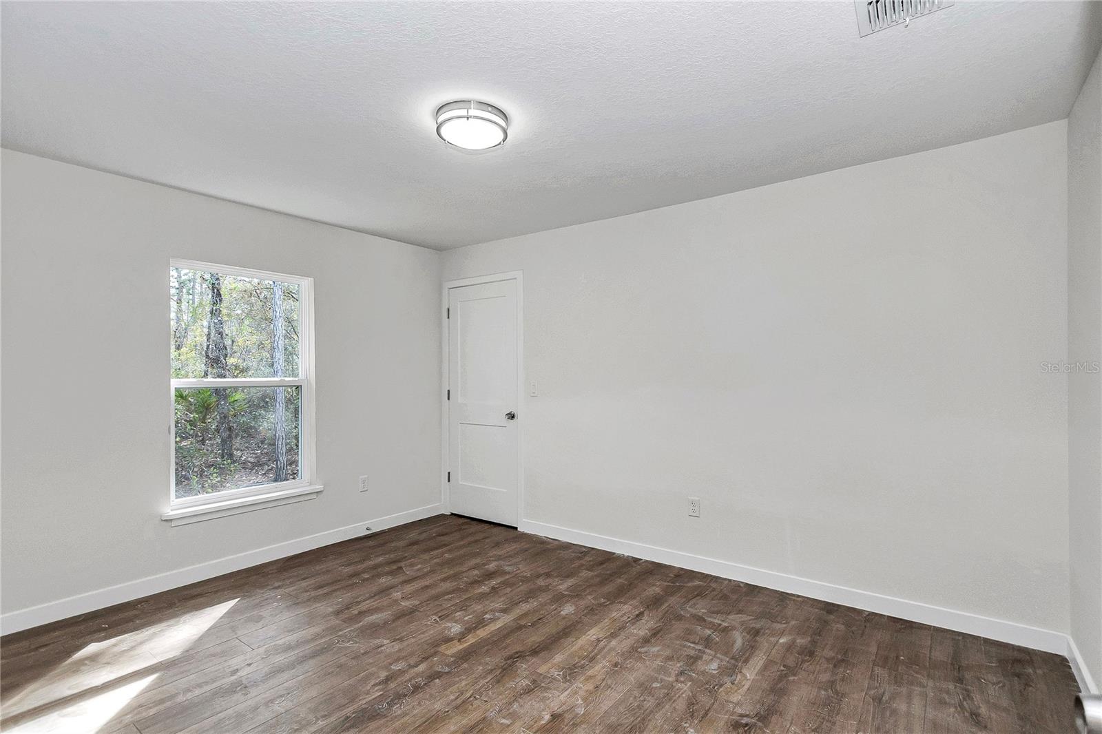 Image 19 of 40 For 6951 151st Loop